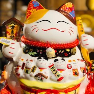 Meet your Posher, Iris